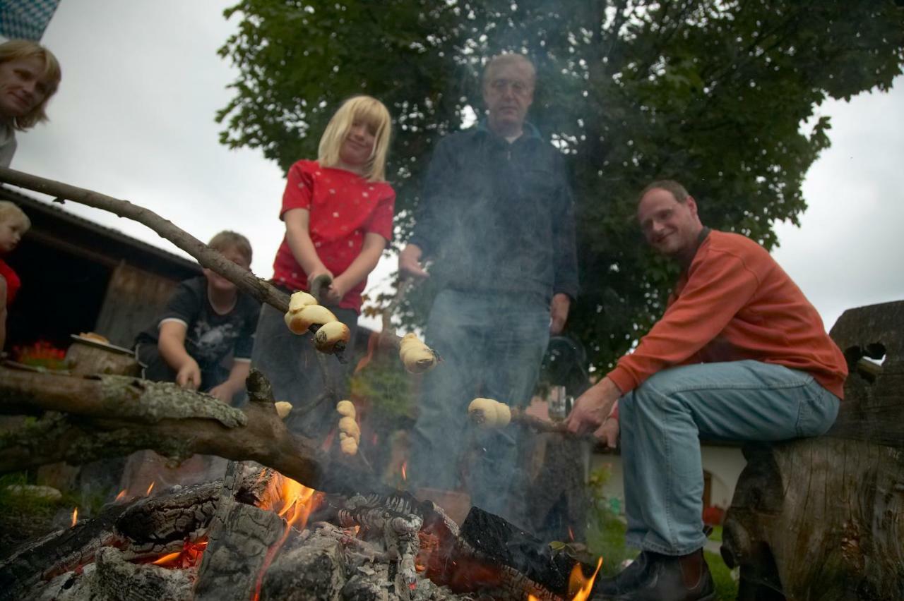 Ferienhof Off Lägenhet Sindelsdorf Exteriör bild